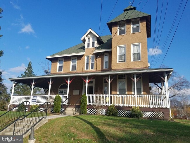 Building Photo - 511 Morton Ave