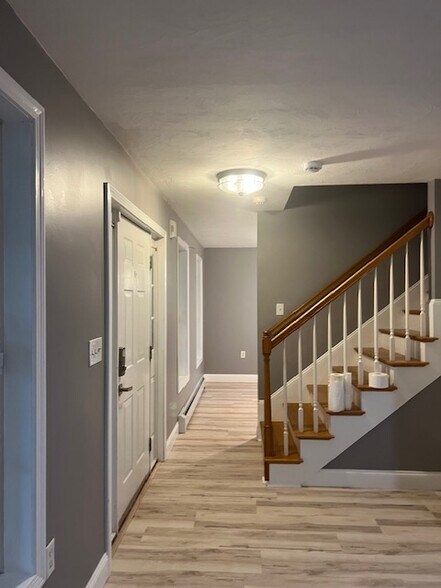 Building Photo - 54 Clarendon St