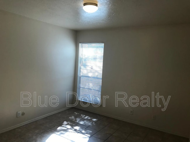 Building Photo - 4601 Carlisle H-3
