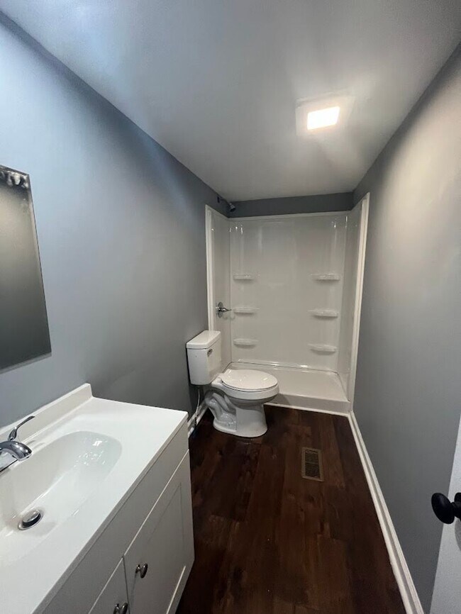 Building Photo - 5613 Hardwick Ln