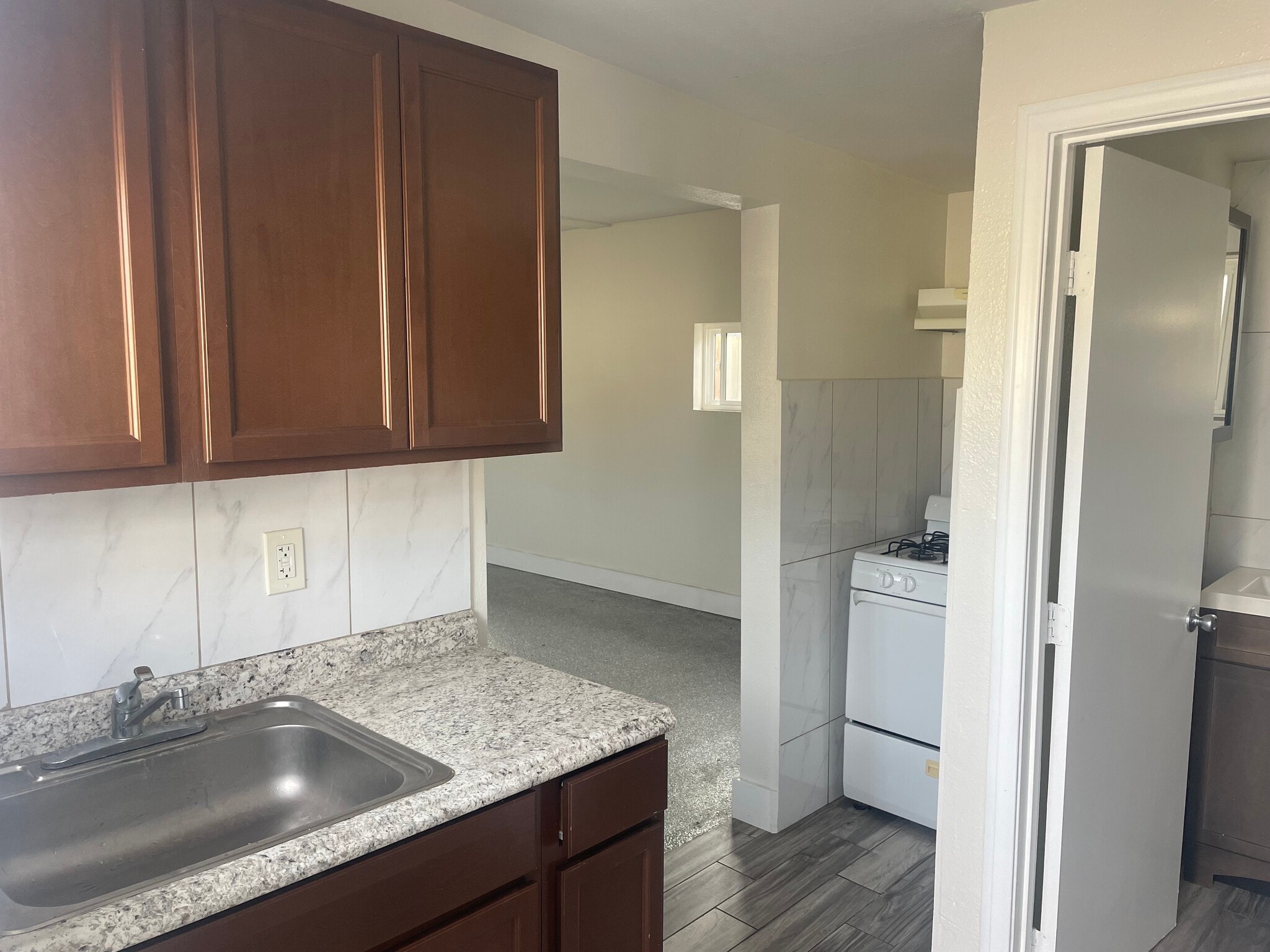 Building Photo - 1733 W 150th St