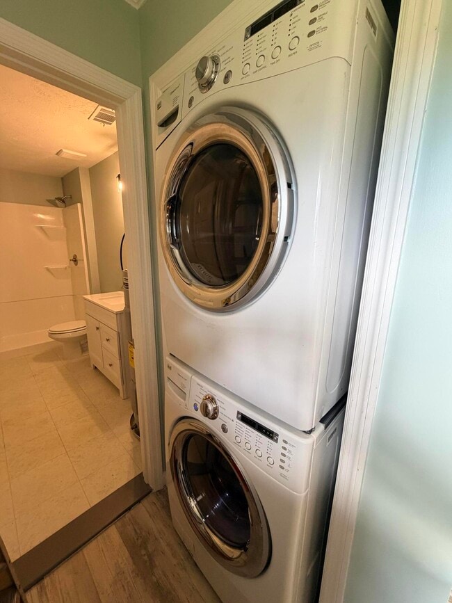 Building Photo - 416 Martha Ln