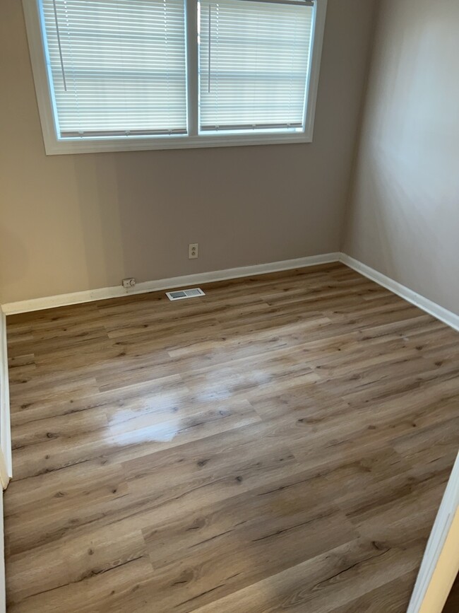 Building Photo - 4819 Lumary Dr NW