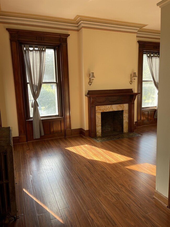 Building Photo - 241 Middle Street