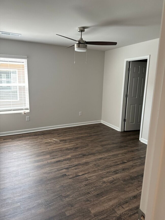 Building Photo - *48 Hour Look & Lease Bonus!* Three Bedroom | Two Bath Home in Deer Brook Crossing