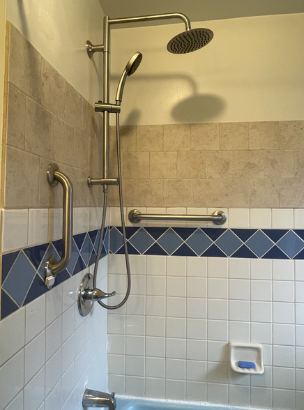 Bath + Shower - 821 Walker Ave