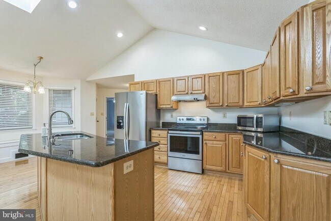 Building Photo - 14610 Balsam Ct