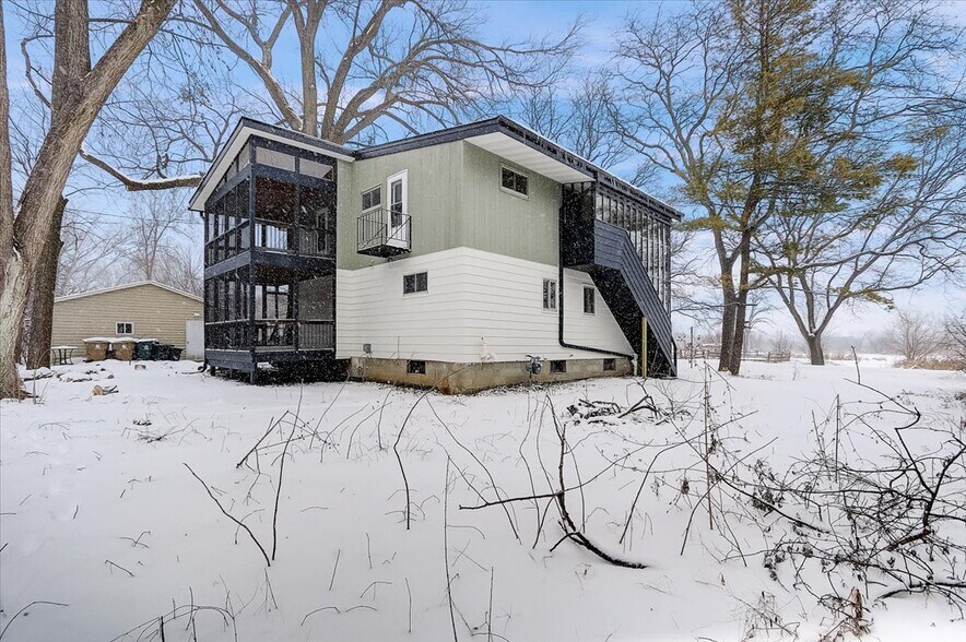 Building Photo - 1719 Carver St