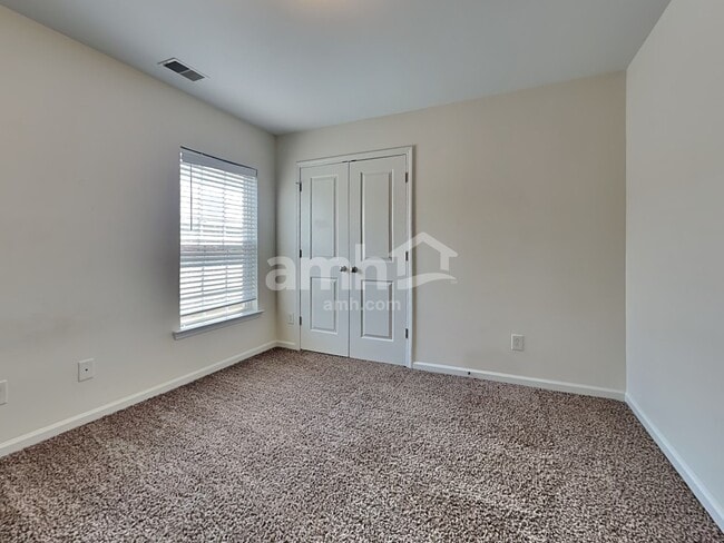 Building Photo - 407 Pine Hill Ln