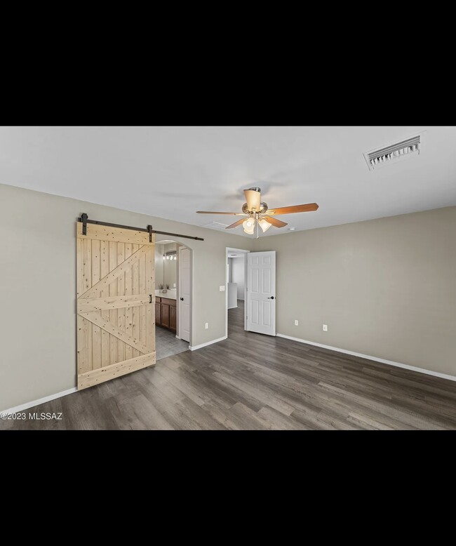 Building Photo - 878 W Placita El Cauce Rico