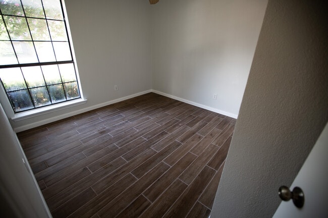 Building Photo - 8640 Malibu St