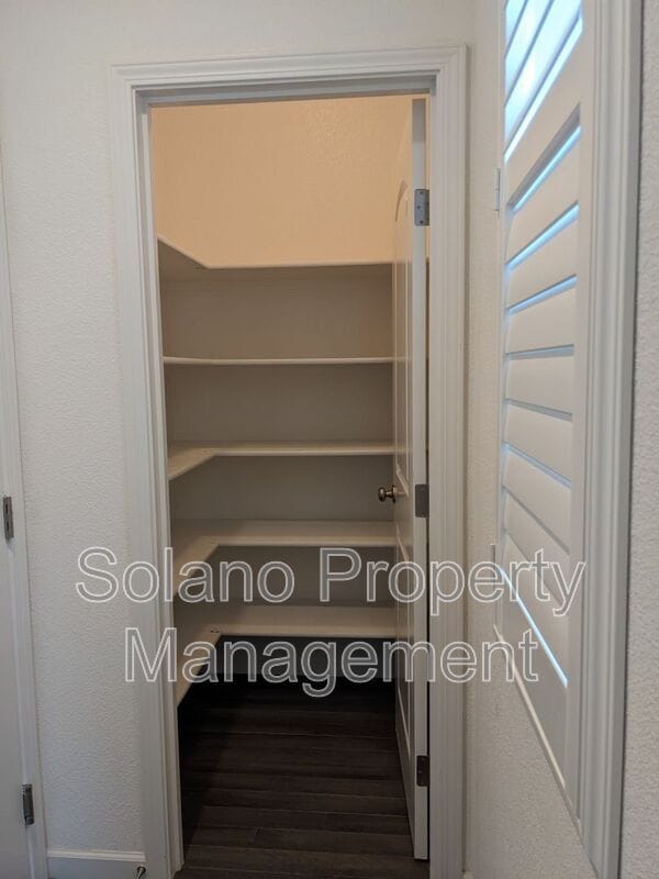 Building Photo - 537 Lavender Dr