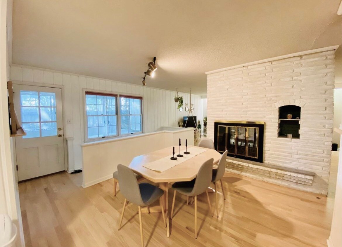 Dining Room - 4825 Pawnee Dr