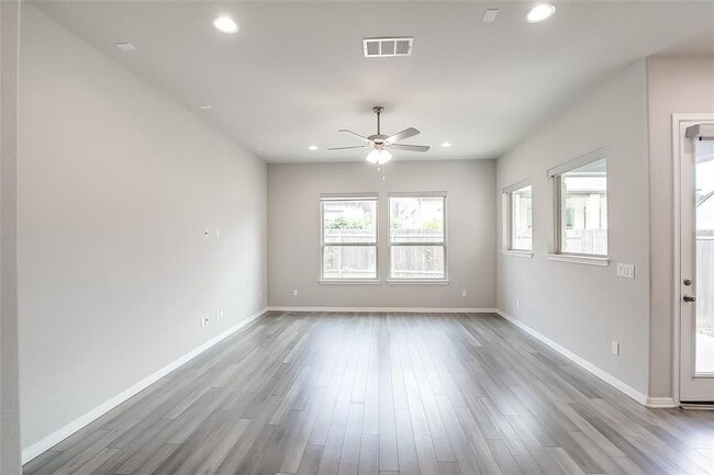 Building Photo - 3820 Brushy Creek Rd