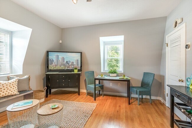 Building Photo - 15 Beale St