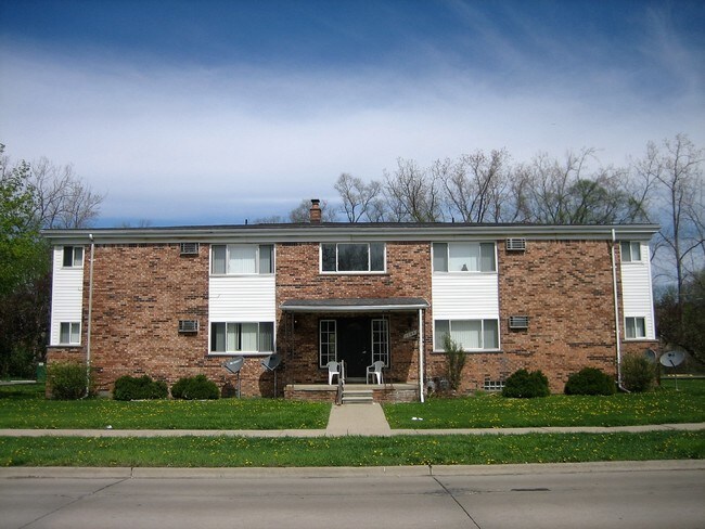 Building Photo - 1746 Goddard Rd