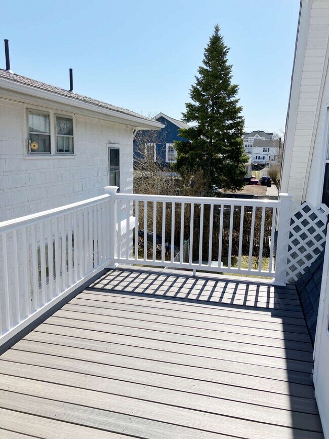 Building Photo - NO BROKER FEE!!! Great Quincy location!