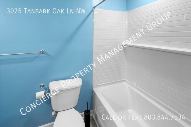 Building Photo - 3075 Tanbark Oak Ln NW