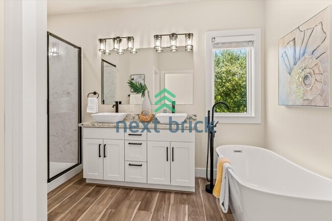 Building Photo - Spacious 3-Bed Home with 2.5 Baths in Prime Bothell Location – 2500 Sq Ft of Comfort!