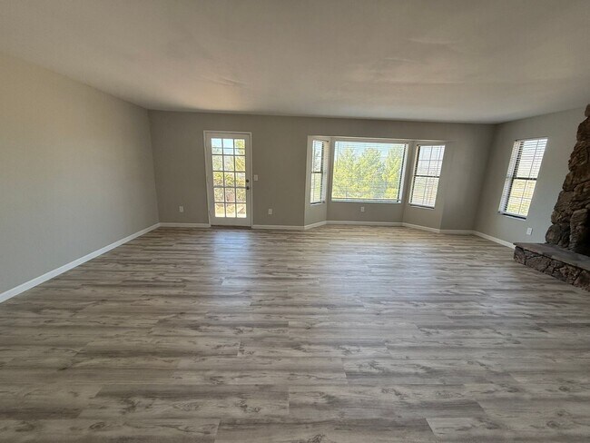 Building Photo - 2 ON 1 PROPERTY in ALPINE! 3BR/2BA home PL...