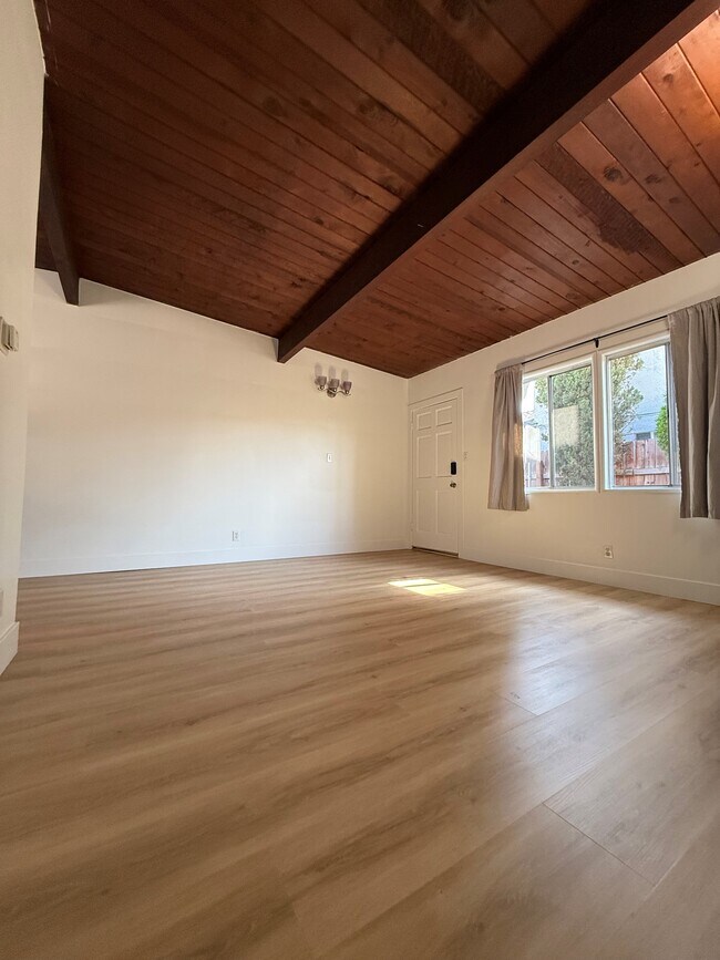 Building Photo - 5629 Cleon Ave