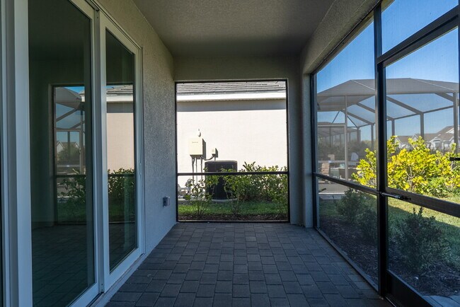 Building Photo - 11470 Burgundy Dr