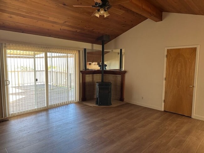 Building Photo - Beautiful 3 bedroom in the foothills outside of Gonzales