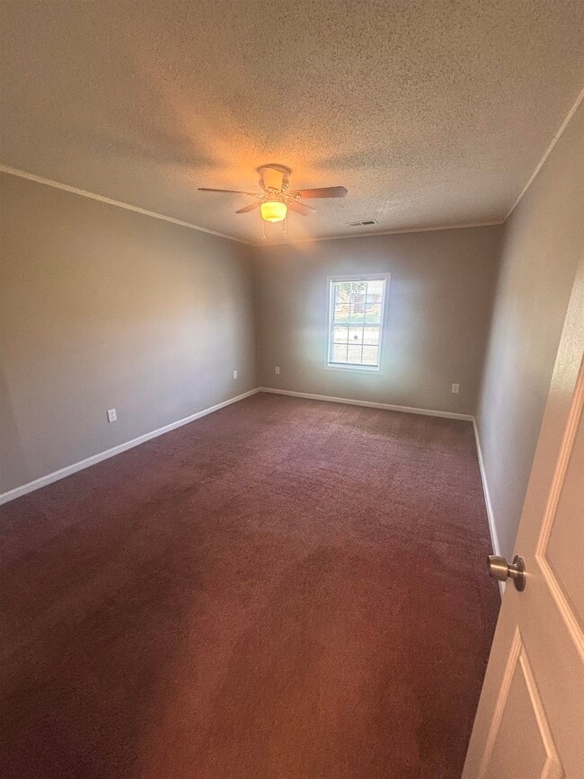 Building Photo - 4701 Lindawood Ln