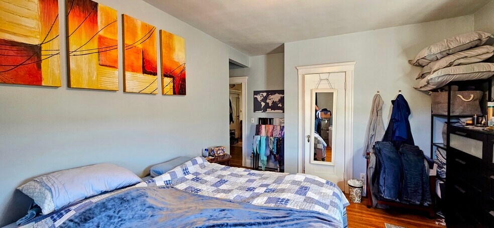 Building Photo - 52 Babcock St