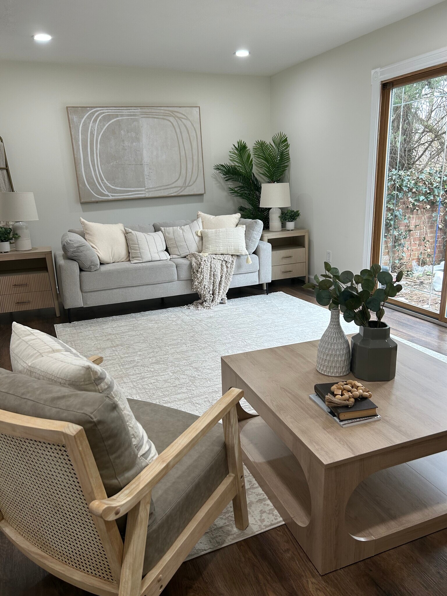 Building Photo - 196 Key Pky