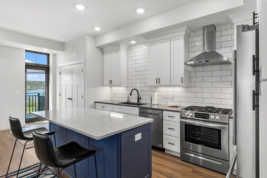 Building Photo - 517 2nd St