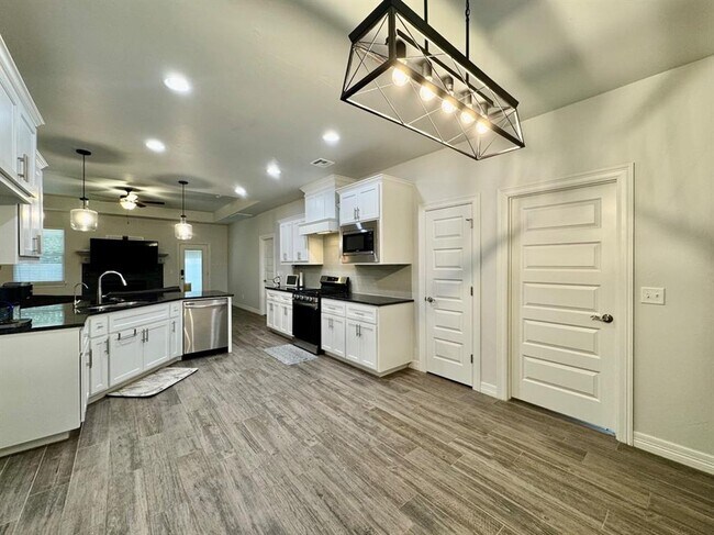 Building Photo - 8501 NW 109th Terrace