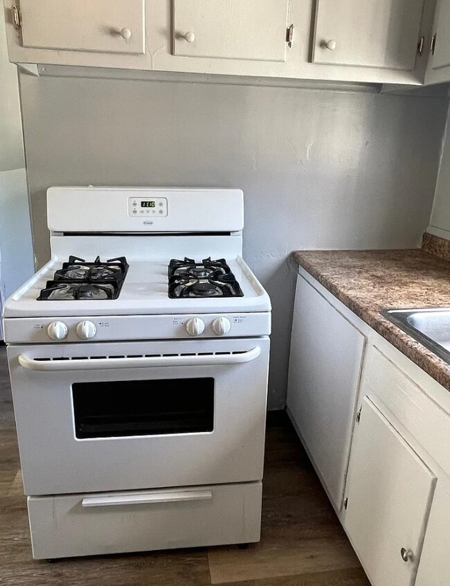 Building Photo - 601-605 Abbe Rd