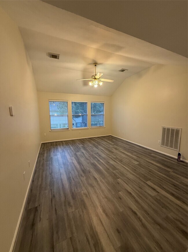 Building Photo - 12919 Deer Cove Ln