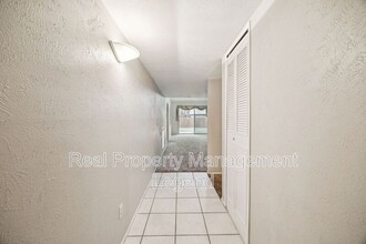 Building Photo - 317 E Grenoble Dr