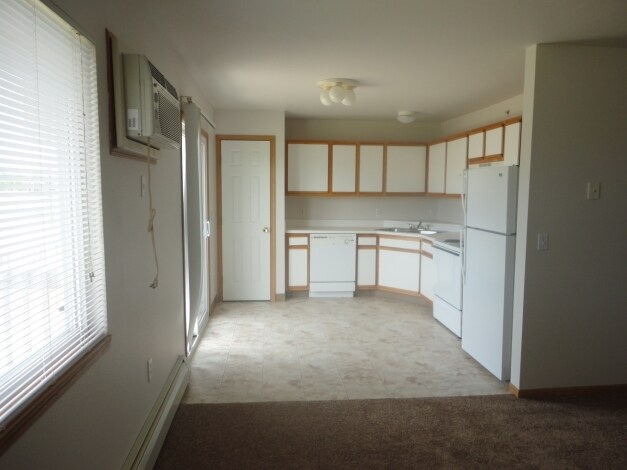 Kitchen - Pine Lake Village Apartments