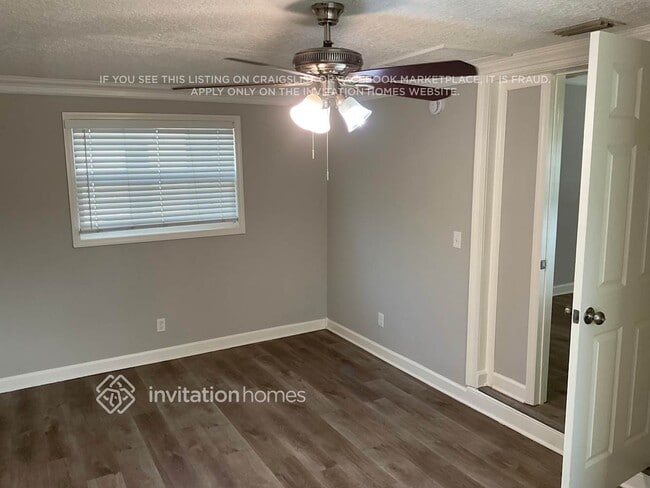 Building Photo - 9557 Priory Ave