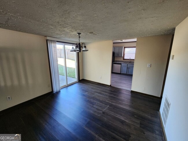 Building Photo - 5282 Station Cir