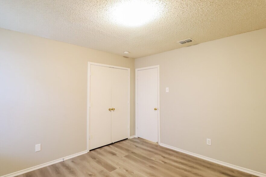 Building Photo - 3826 German Pointer Way