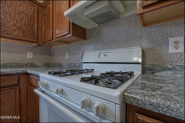 Building Photo - 129 Torrey Pines Dr