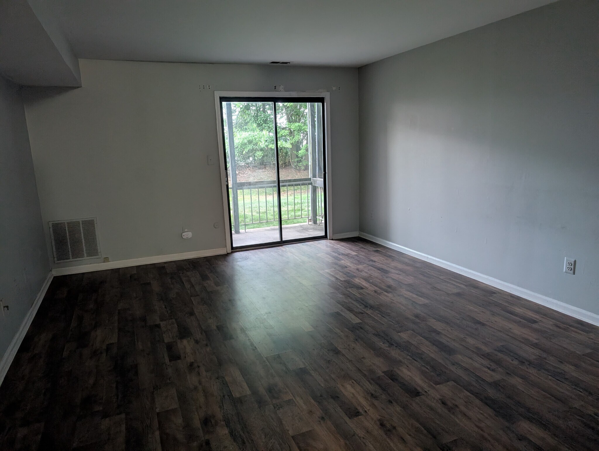 Building Photo - 2104 Woodbridge Commons Way