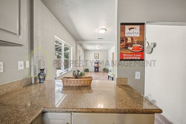 Building Photo - Updated 3-Bed, 2-Bath Bungalow on Spacious...
