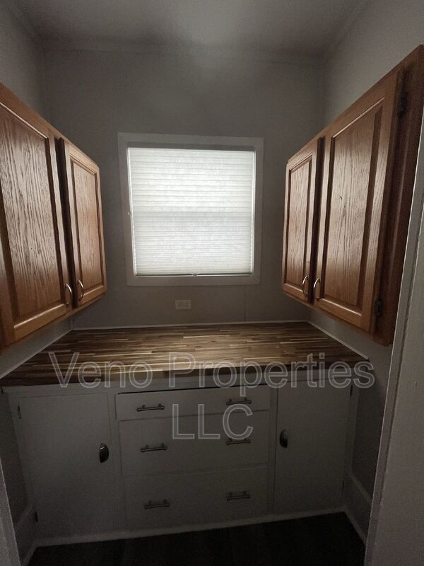 Building Photo - 25 William St