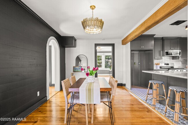 Building Photo - 107 Acadian Dr