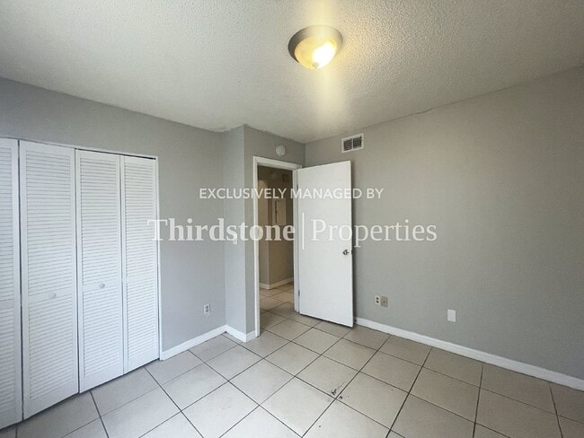 Building Photo - 5143 Indian Lakes Ct