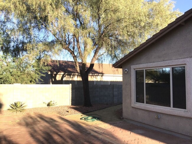 Building Photo - 3Bd/2ba Nice, clean in Rancho Vistoso, 3 Car Garage, Oro Valley