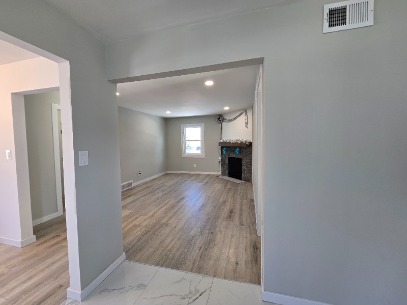 Building Photo - 20628 Alger St