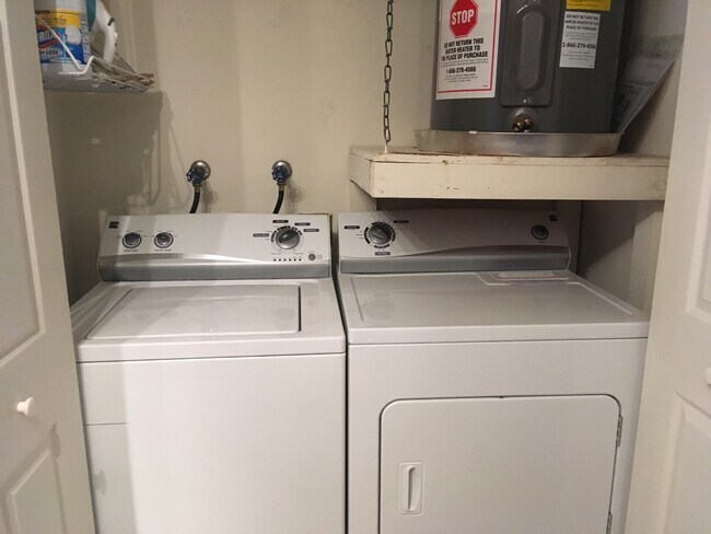 washer/dryer - 450 Egret Cir