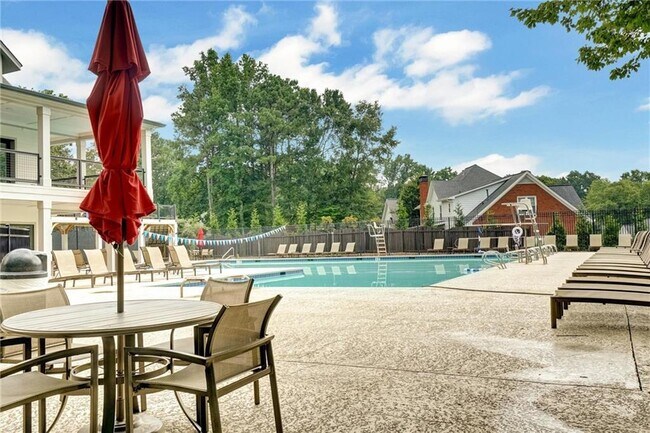 Building Photo - 510 Jacaranda Ct
