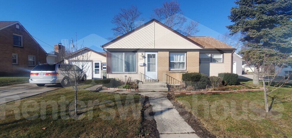 Building Photo - 3353 S 63rd St